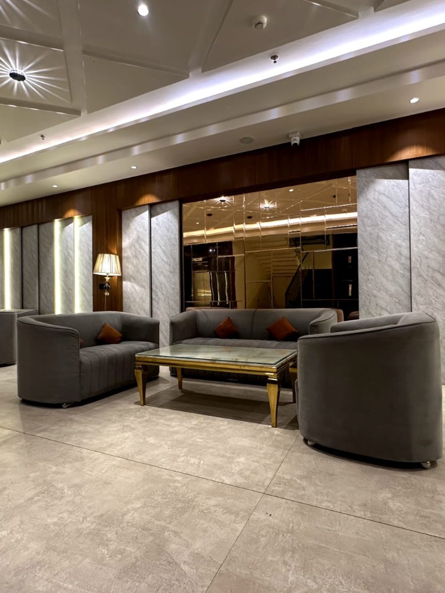 Hotel Crown Park Loby & Receptions